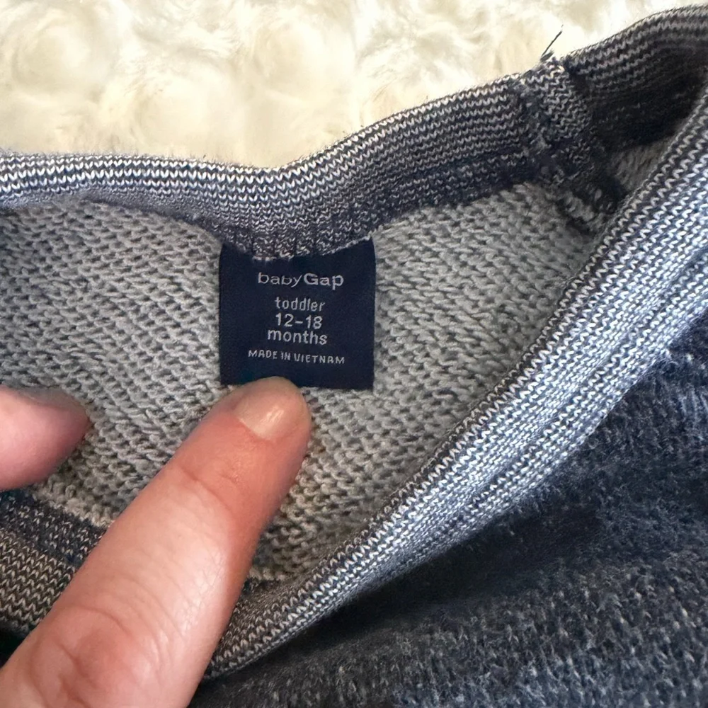 Size 12-18 Months GAP Kids Navy and Mustard Crewneck Sweatshirt